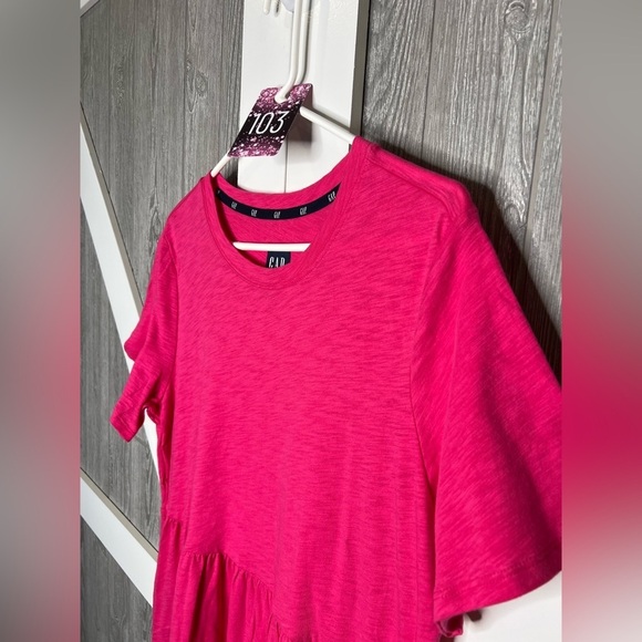 103. Gap Ladies Short Sleeve Tiered Dress (Beetroot Purple/Hot Pink) L - Picture 3 of 6